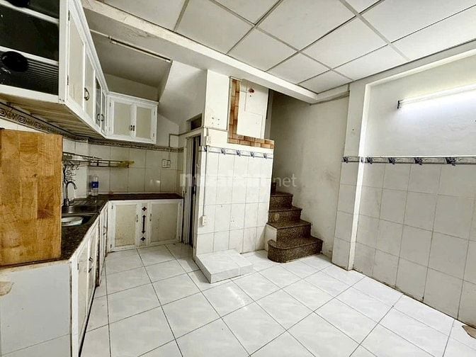 Nhà 2 lầu hẻm 343 Phan Xích Long, P.1, PN - H.đông nam