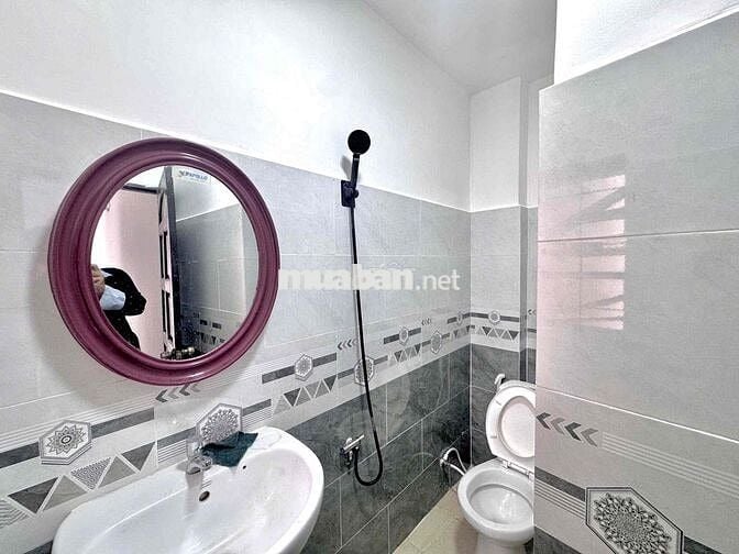 1PN Ban Công 35m2 Full Nội Thất New 100% - Ngay Vòng Xoay Dân Chủ