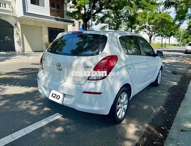 Hyundai I20 AT 2013 màu trắng , ODO 6v5 chuẩn