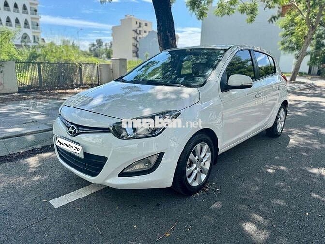 Hyundai I20 AT 2013 màu trắng , ODO 6v5 chuẩn