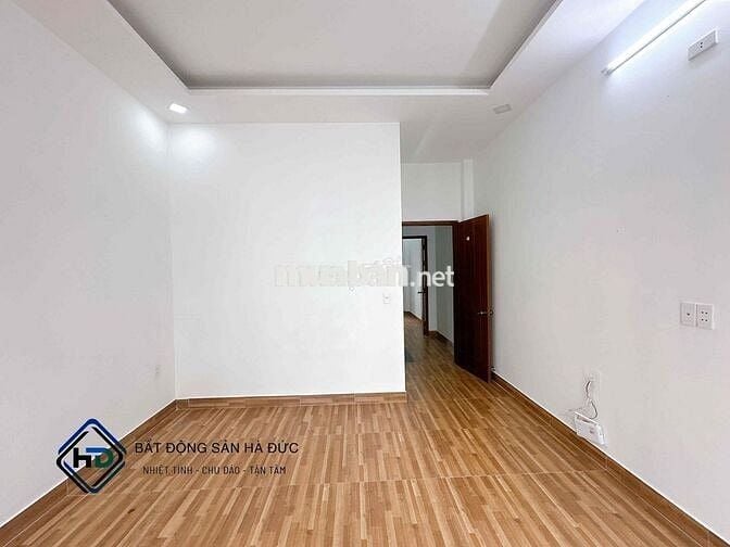 Nhà trệt 3 lầu 5x15 khu nhà lầu cách bến xe Bus Hiệp Thành 300m