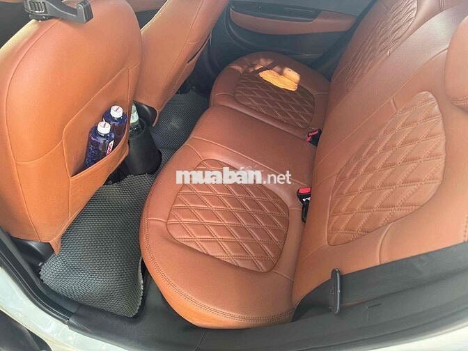 Hyundai I20 AT 2013 màu trắng , ODO 6v5 chuẩn