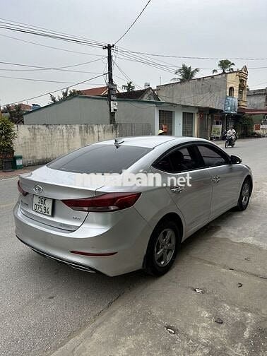 Hyundai Elantra GLS 2017  - 96000 km