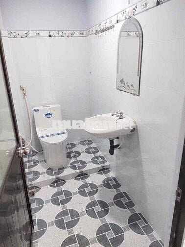 Cho thuê nhà mặt tiền Nguyễn Văn Luông P10 Q6