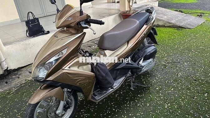 Xe tay ga AirBlade đời 2014 bảo dưỡng thường xuyên