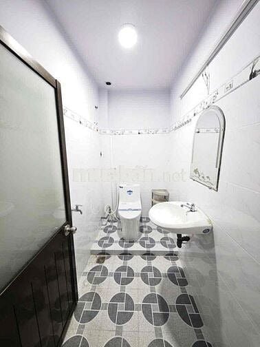 Cho thuê nhà mặt tiền Nguyễn Văn Luông P10 Q6