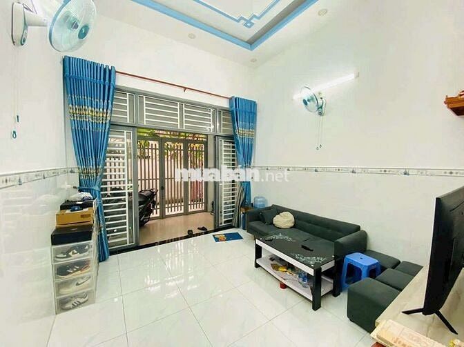 Nhà gần ngã 3 chợ Đường, q12, 4×13m, lửng. Nhà mới xây đẹp vuông vức.