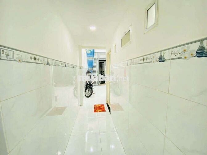 Nhà gần ngã 3 chợ Đường, q12, 4×13m, lửng. Nhà mới xây đẹp vuông vức.