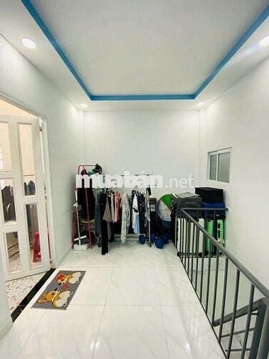 Nhà gần ngã 3 chợ Đường, q12, 4×13m, lửng. Nhà mới xây đẹp vuông vức.