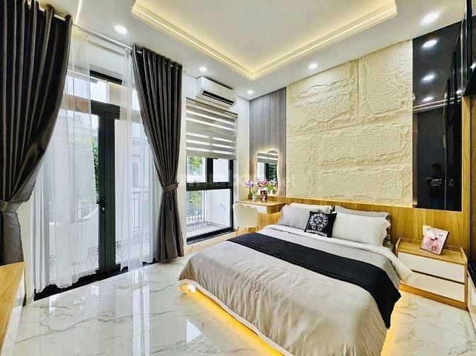 Chủ bán gấp lê văn sỹ quận 3 giá chỉ 5tỷ X còn thương lượng sổ riêng