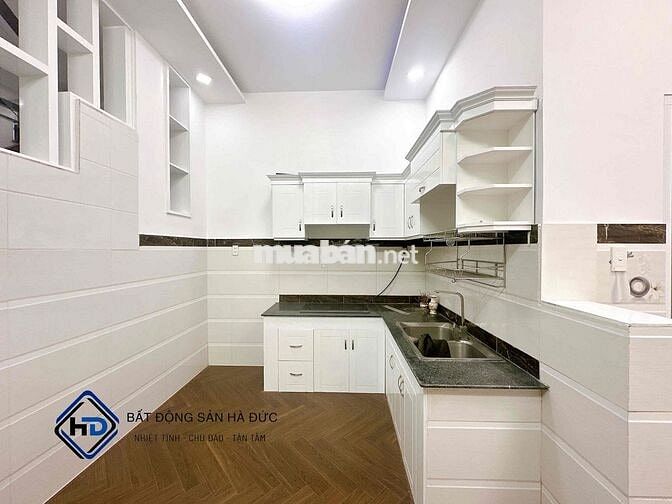 Nhà trệt 3 lầu 5x15 khu nhà lầu cách bến xe Bus Hiệp Thành 300m