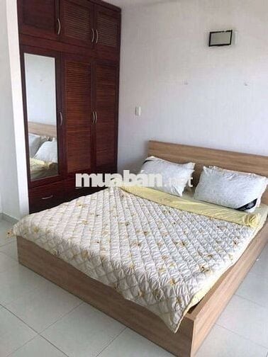 Ban công tách bếp trung tâm Q1