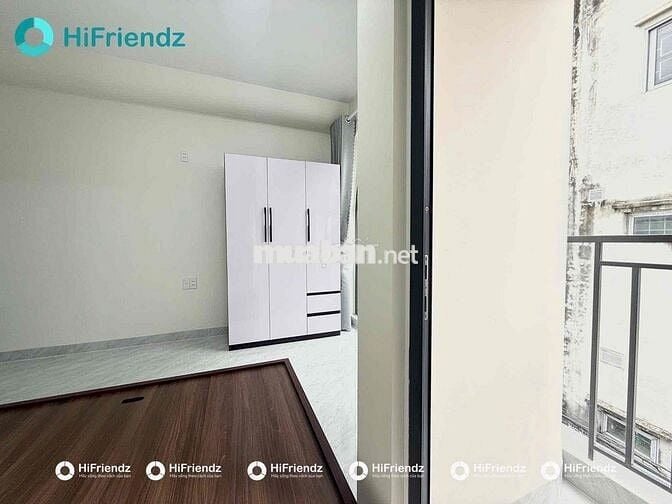 STUDIO BAN CÔNG NẰM NGAY NGÃ TƯ THỦ ĐỨC