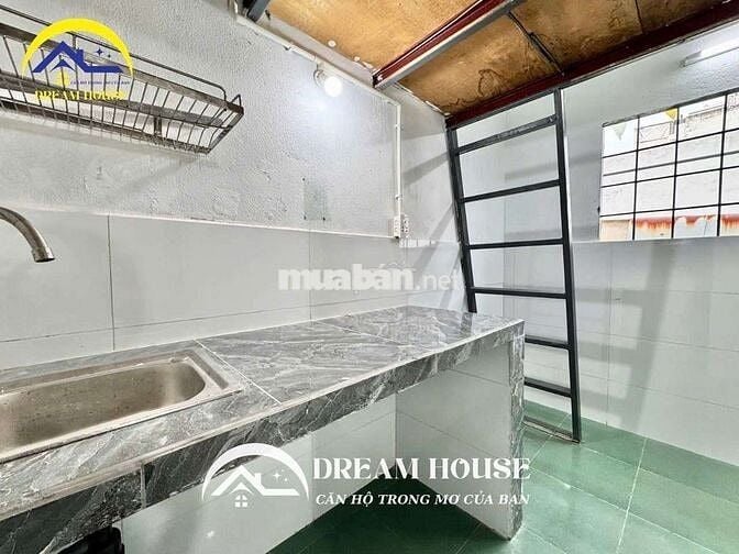 PHÒNG TRỌ CÓ GÁC GIÁ RẺ CỬA SỔ TRỜI THOÁNG MÁT GÁC CAO KHÔNG ĐỤNG ĐẦU