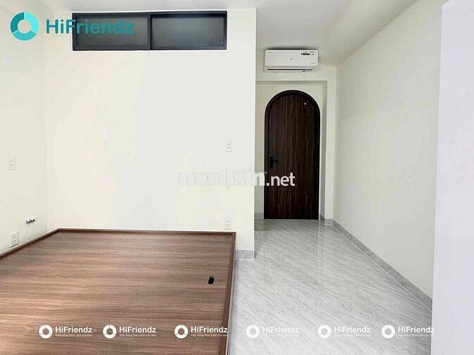 STUDIO BAN CÔNG NẰM NGAY NGÃ TƯ THỦ ĐỨC