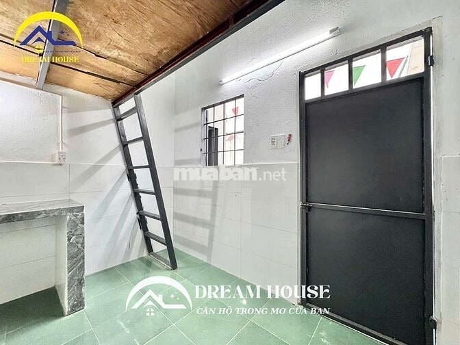 PHÒNG TRỌ CÓ GÁC GIÁ RẺ CỬA SỔ TRỜI THOÁNG MÁT GÁC CAO KHÔNG ĐỤNG ĐẦU