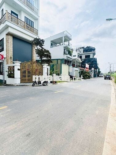 BÁN MẢNH ĐẤT ĐẸP MẶT PHỐ NGỌC THUỴ, KINH DOANH.DT 70M,Giá Chỉ 15,6tỷ