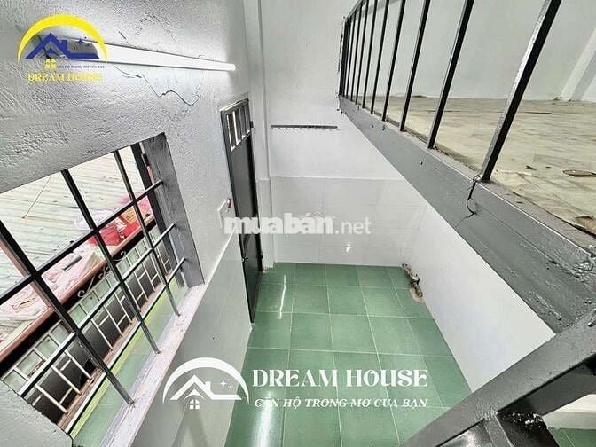 PHÒNG TRỌ CÓ GÁC GIÁ RẺ CỬA SỔ TRỜI THOÁNG MÁT GÁC CAO KHÔNG ĐỤNG ĐẦU