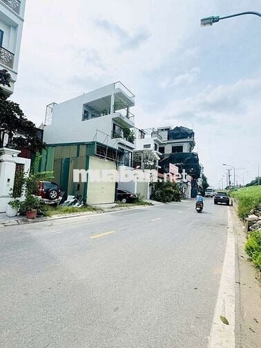 BÁN MẢNH ĐẤT ĐẸP MẶT PHỐ NGỌC THUỴ, KINH DOANH.DT 70M,Giá Chỉ 15,6tỷ