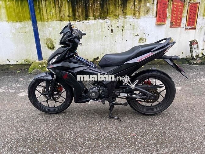 cần bán xe winer 2018 bstp chính chủ