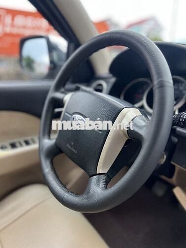 Ford Everest 2011 2.5L 4x2 MT - 60 km