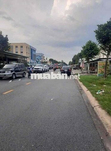 Thiếu thốn cần sang lại mảnh đất ngang 10m mt DH xe cộ đi lại nhiều