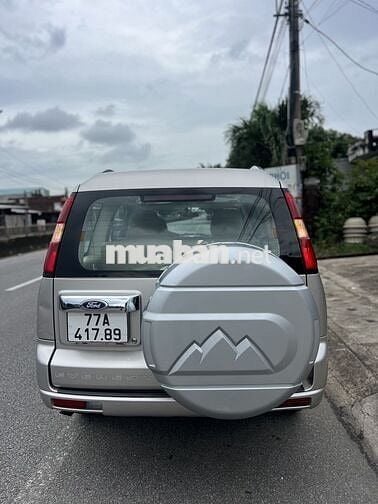 Ford Everest 2011 2.5L 4x2 MT - 60 km