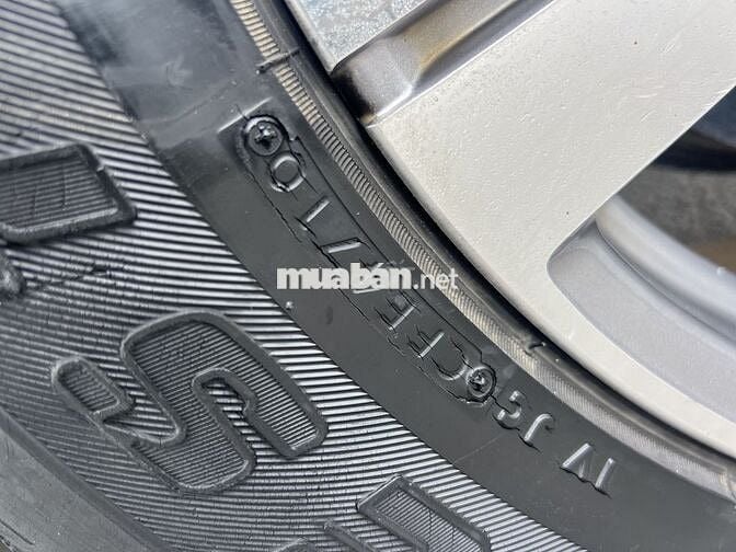 Ford Everest 2011 2.5L 4x2 MT - 60 km