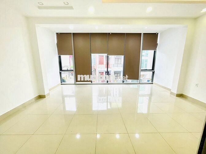 SIÊU PHẨM MẶT TIỀN ỐP KINH CỰC SANG  4 tầng trống suốt – DTSD 288m²