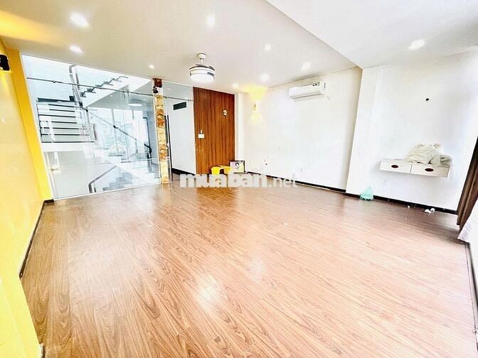 SIÊU PHẨM MẶT TIỀN ỐP KINH CỰC SANG  4 tầng trống suốt – DTSD 288m²