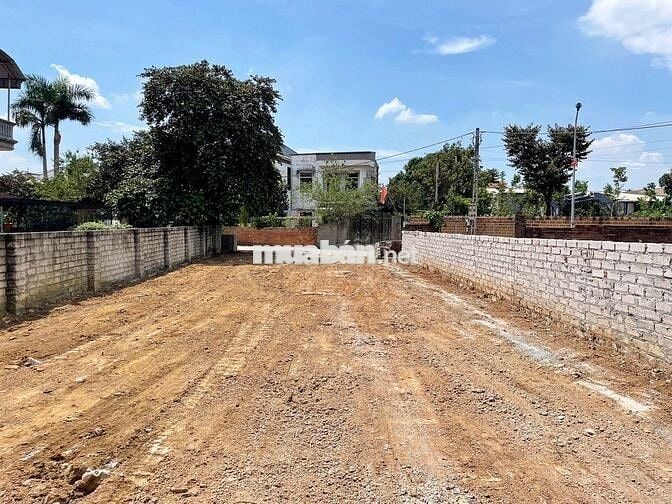 Bán mảnh đất 207m2 ngay gần ngã tư Lục Quân - Hoà Lạc