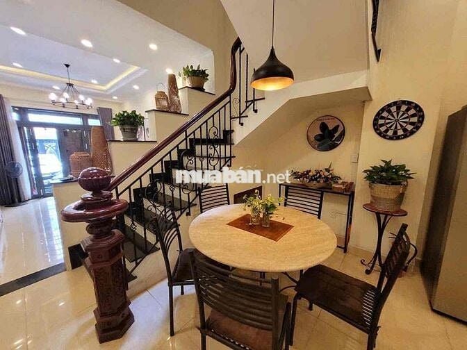 BÁN NHÀ 3 TẦNG - NHÀ ĐẸP - HẺM QUỐC LỘ 13 - SÁT KDC HỒNG LONG