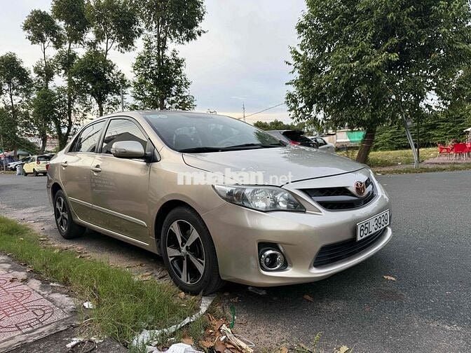 coroll altis 2.0 V.  xe cọp bs 3939