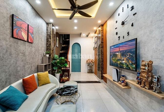 Bán nhà cách mặt tiền vài căn 15/10 Nguyễn Trãi, P.2, Q.5 giáp quận 1 