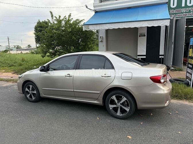 coroll altis 2.0 V.  xe cọp bs 3939