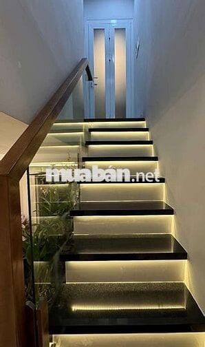 BÁN NHÀ VIP CÒN KM TRI ÂN KHÁCH HÀNG - 1 TRỆT 2 LẦU + 4PN + BAN CÔNG