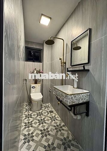 BÁN NHÀ VIP CÒN KM TRI ÂN KHÁCH HÀNG - 1 TRỆT 2 LẦU + 4PN + BAN CÔNG