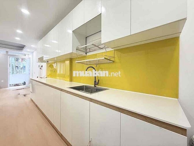 BẠN ÍT TIỀN MUA NHÀ Ở CÓ CĂN NÀY NGAY TRUNG TÂM QUẬN 10