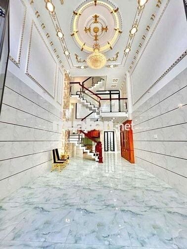 Nhà mới xây 4 x 17 có 5pn 5wc sân thượng