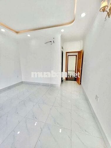 Nhà mới xây 4 x 17 có 5pn 5wc sân thượng