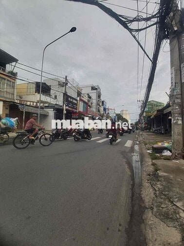 Cho thuê sân trước nhà vs vỉa hè bên hông giá 3tr