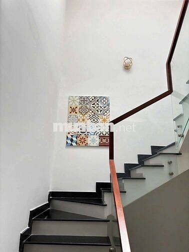 NHÀ TRỆT 2 LẦU HẺM XE TẢI GẦN CHỢ HIỆP BÌNH