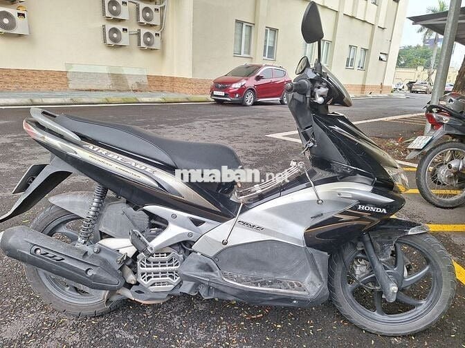 Bán xe airblade 2010, màu đen đang sử dụng