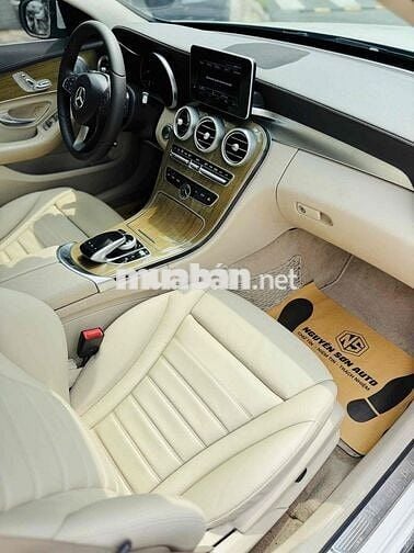 Mercedes Benz C250 Ex Trắng Kem 2016 siêu hót.