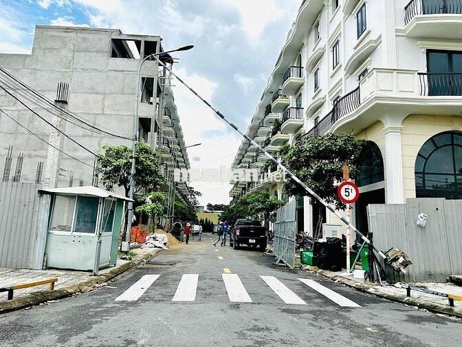 Nhả Thạnh Lộc 16 ngang 4,2 x14 xây 4 lầu, 5.39 tỷ