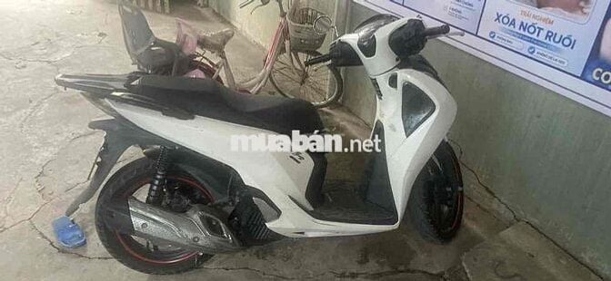 cần bán gấp chiếc sh cuối 2018