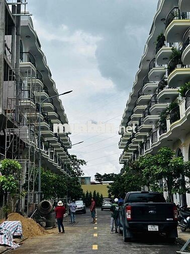 Nhả Thạnh Lộc 16 ngang 4,2 x14 xây 4 lầu, 5.39 tỷ