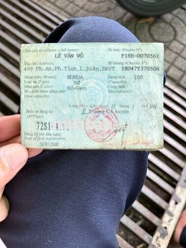 Bán xe click đang sử dụng chỉ việc chạy