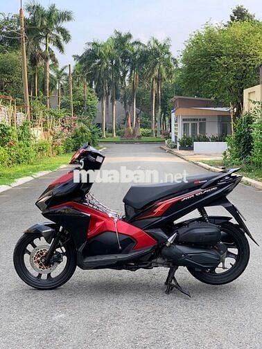 Xe máy Honda Air Blade đỏ đen 2017
