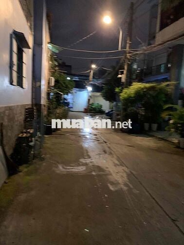 Nhà mới đẹp Hẻm Xe Tải Đường Lạc Long Quân , DT: 4,5 x18m